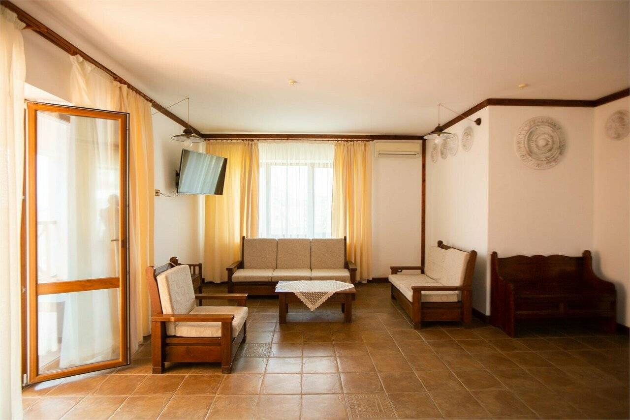 Фотографии номера Семейный Двухкомнатный Номер в Гостинице Барселона Судак