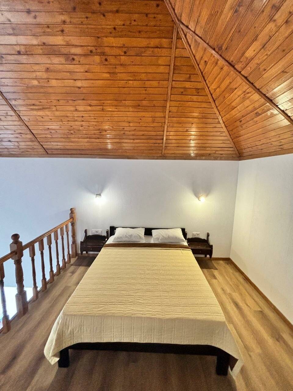 Фотографии номера Двухуровневый номер в Гостинице Барселона Судак