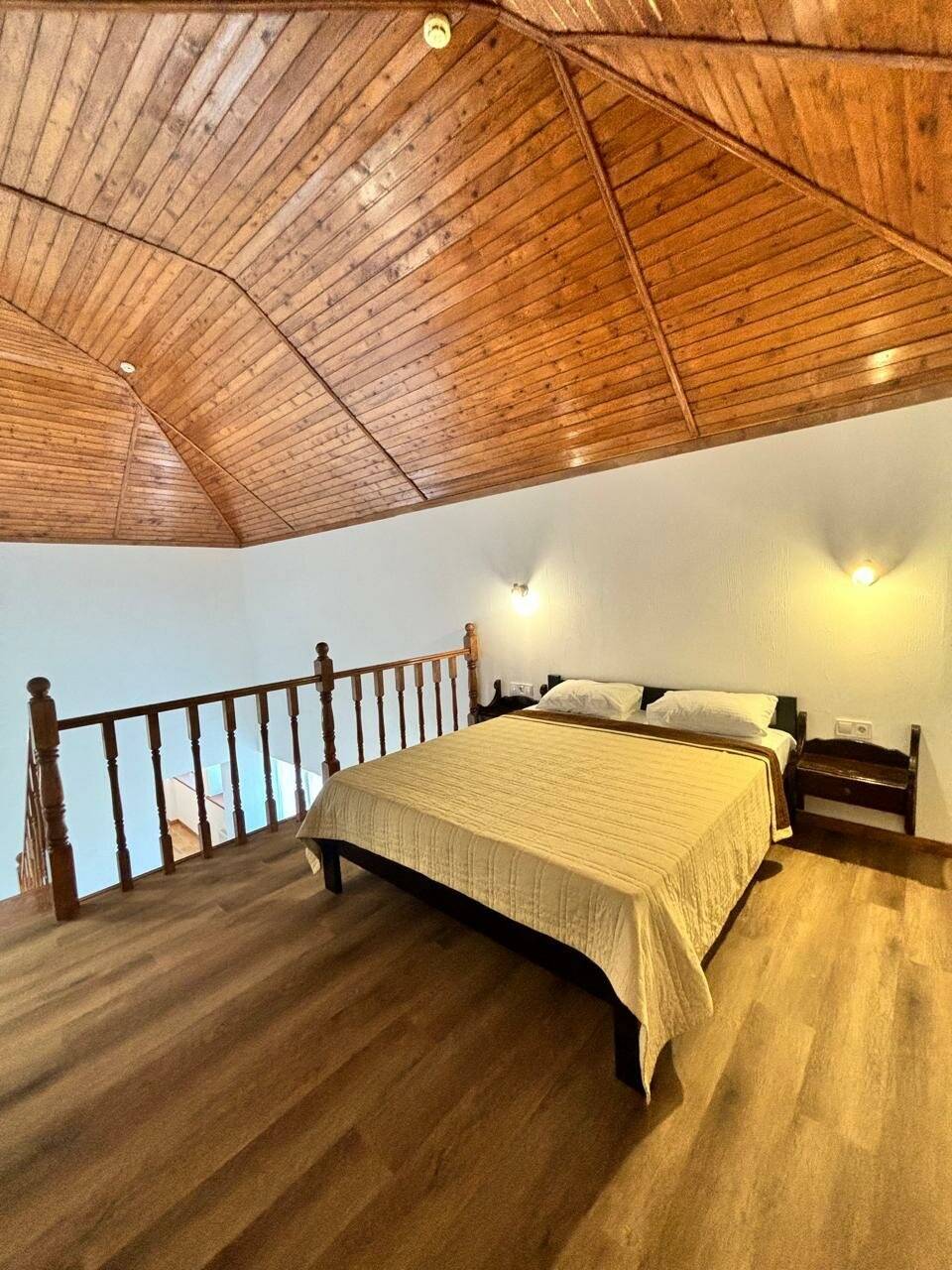 Фотографии номера Двухуровневый номер в Гостинице Барселона Судак